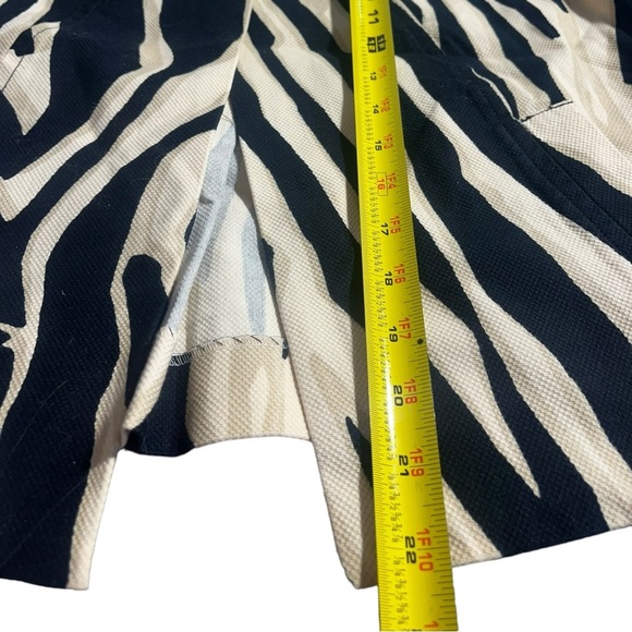 331-Black and white zebra print cardigan a V-neckline and short sleeves, - Picture 3 of 5